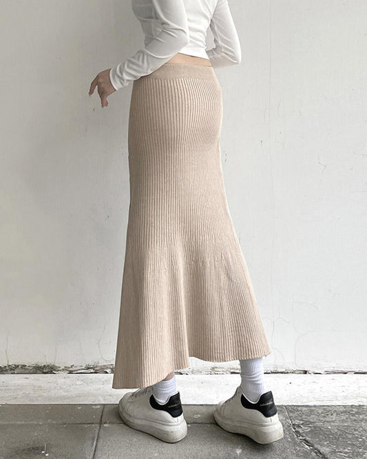 Side Slit Knitted Skirt