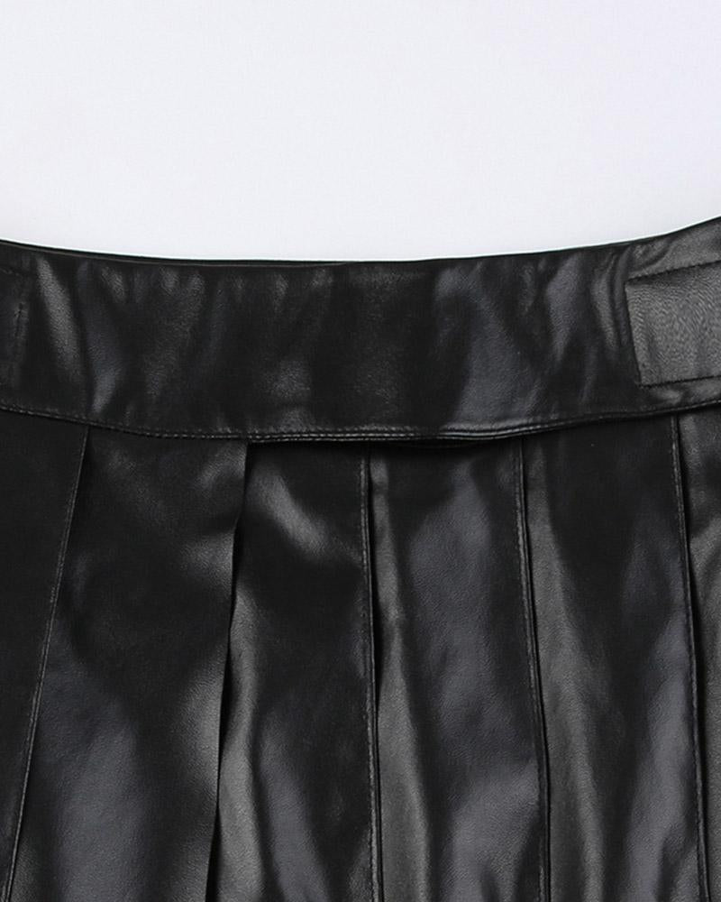 Dark Punk Metal Buckle Pleated Mini Skirt