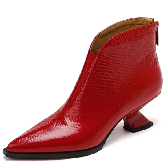 The Tariel Pointed Toe Leather Boots